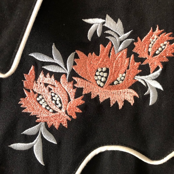 Roper 90’s Vintage Ladies Western Wear Snap Shirt Black Floral Embroidered Sz L - Picture 5 of 5